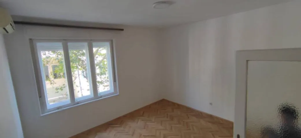 Rent, office space, 100m², Centar, Podgorica
