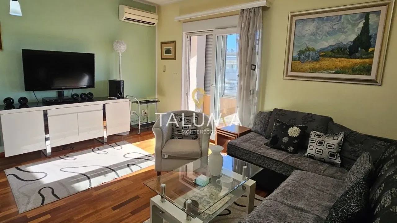 Izdavanje, dvosoban stan, 75m², City Kvart, Podgorica