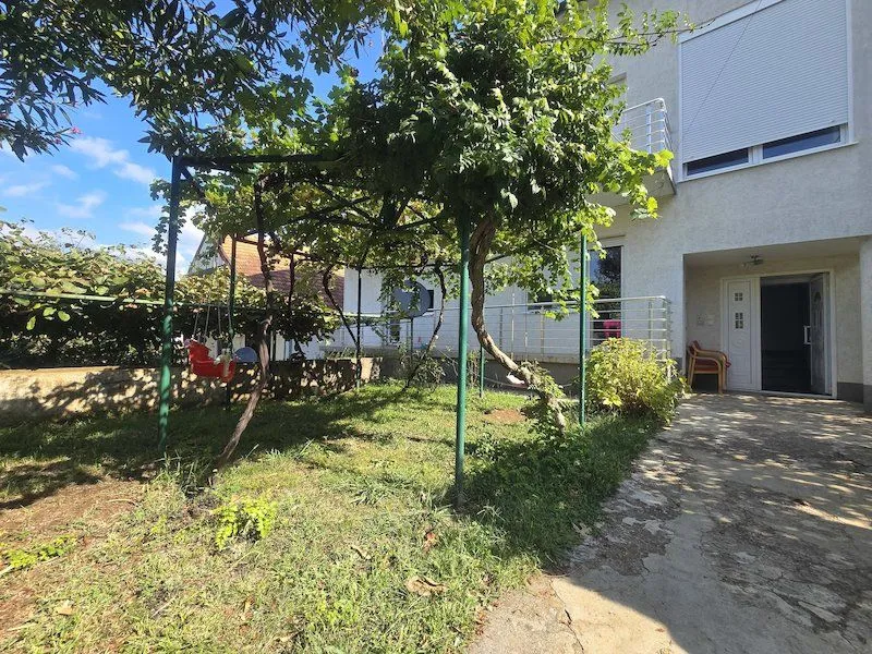 Prodaja, kuća, 300m², Zagorič, Podgorica
