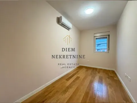 Izdavanje, trosoban stan, 100m², Central Point, Podgorica - image 7