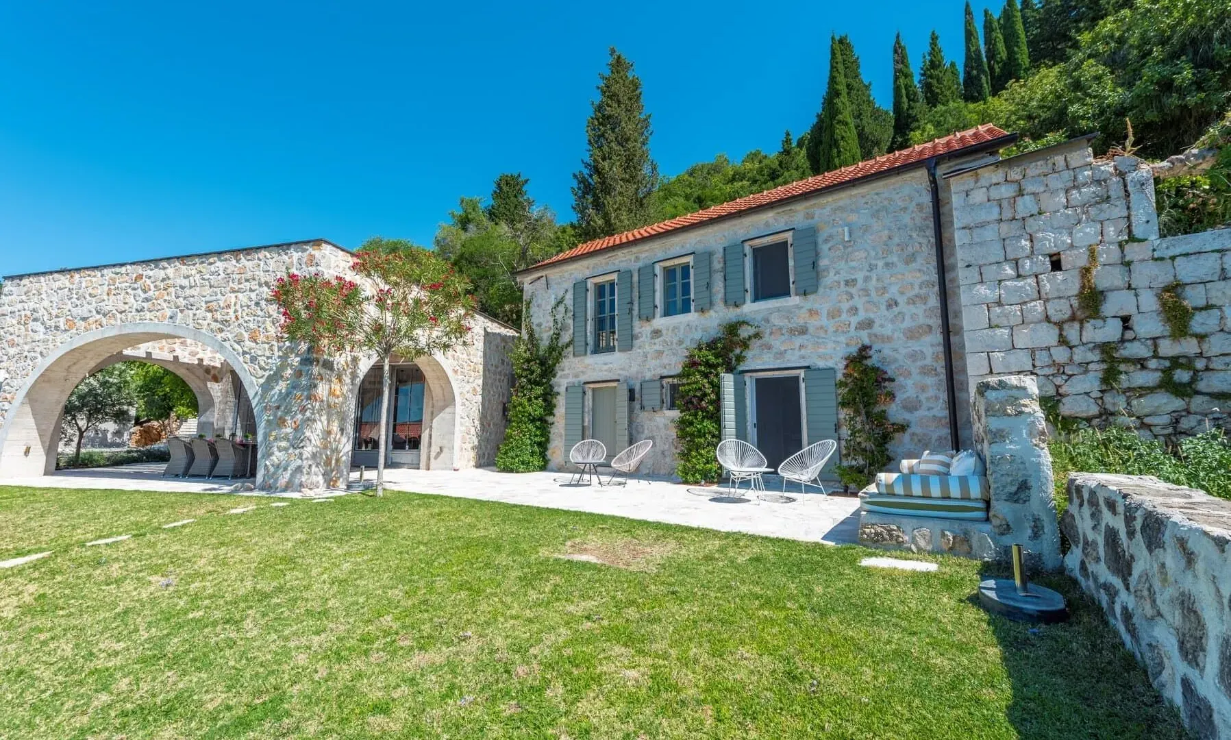 Sale, house, 350m², Kotor, Crna Gora