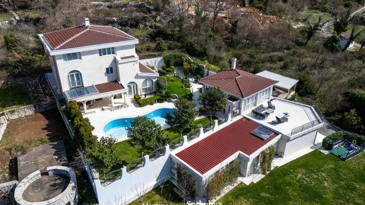 Sale, house, 410m², Blizikuće, Budva