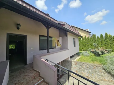 Kuća in Sremska Kamenica