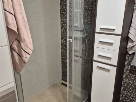 Izdavanje, dvosoban stan, 70m², Ljubović, Podgorica - image 8