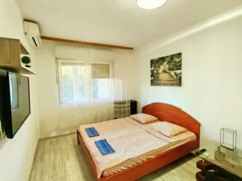 Izdavanje, trosoban stan, 130m², Dumidran, Tivat - image 7
