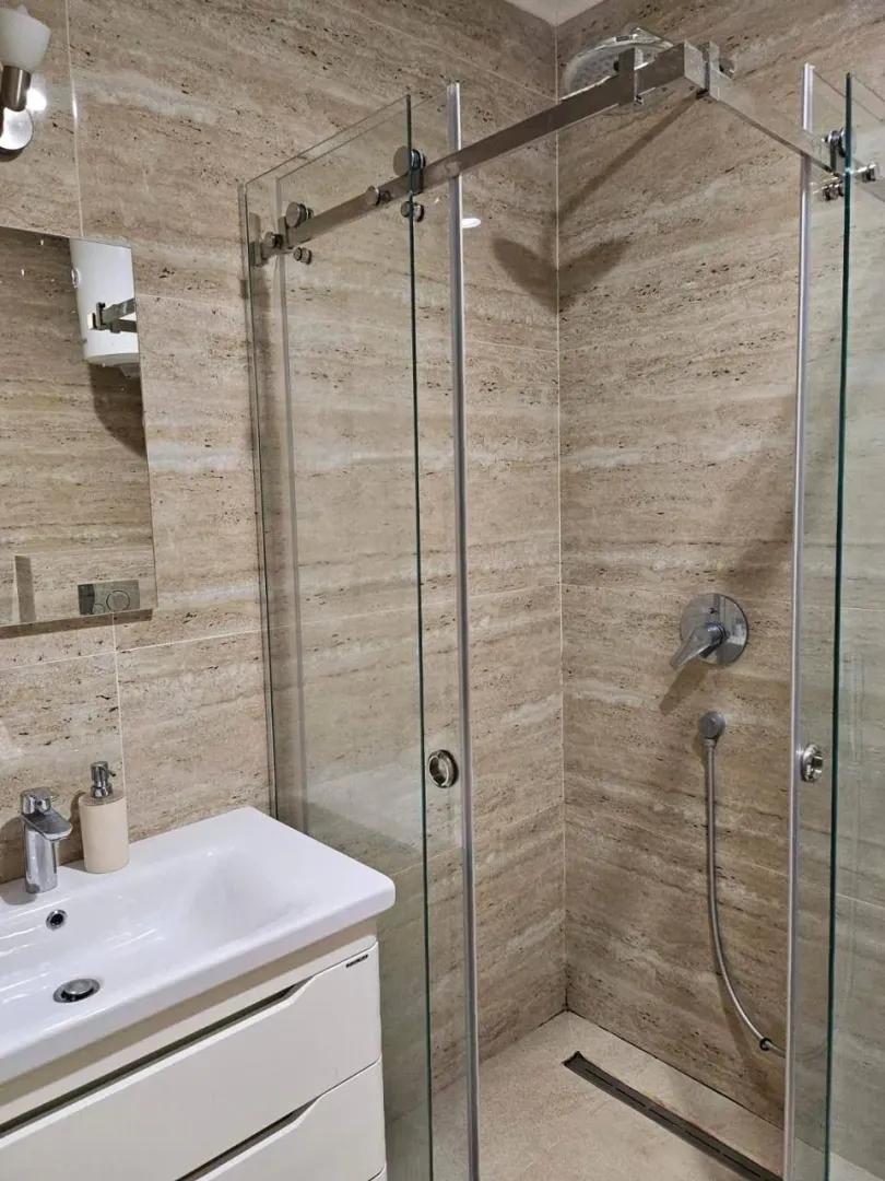 Izdavanje, jednosoban stan, 49m², Bečići, Budva