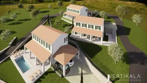 Pogled iz vazduha na kompleks kuća sa bazenom i uređenim dvorištem. - image 7