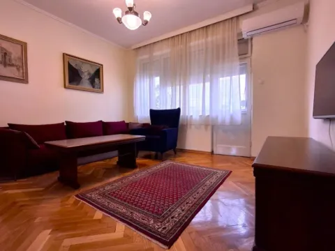 Izdavanje, dvosoban stan, 95m², Centar, Podgorica - image 4