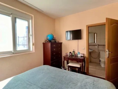 Sale, two bedroom apartment, 70m², Petrovac, Budva - image 6