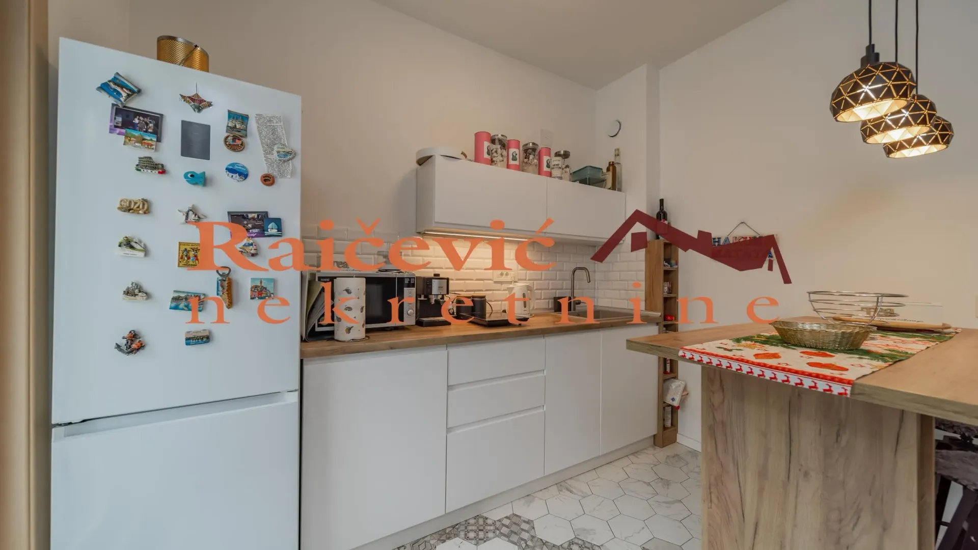 Izdavanje, dvosoban stan, 40m², Šumice, Beograd