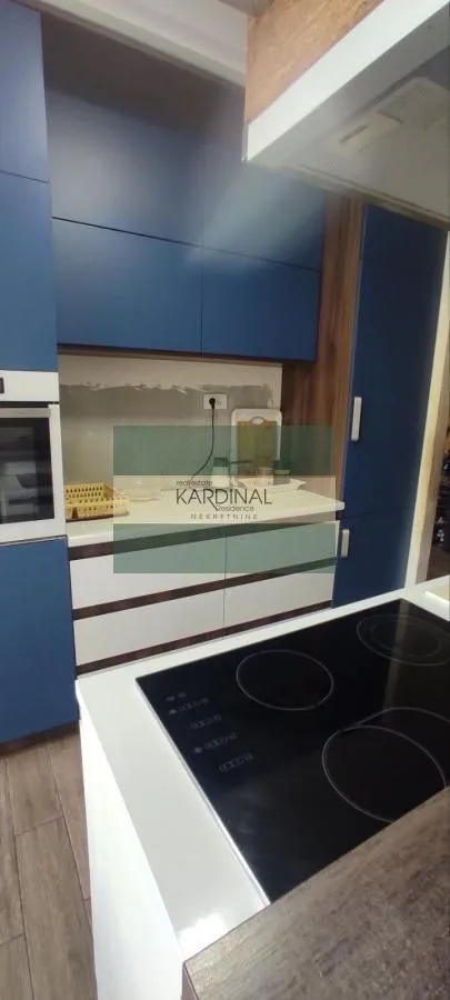 Prodaja, trosoban stan, 75m², Erdoglija, Kragujevac