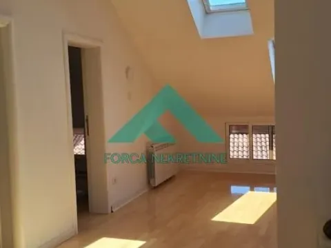 Izdavanje, četvorosoban stan, 110m², Savski Venac, Beograd - image 12