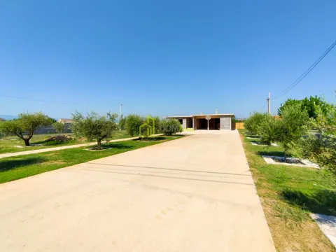 Sale, house, 250m², Zeta, Podgorica - image 5