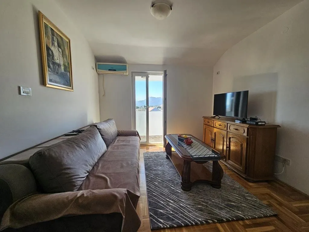 Izdavanje, jednosoban stan, 43m², City Kvart, Podgorica