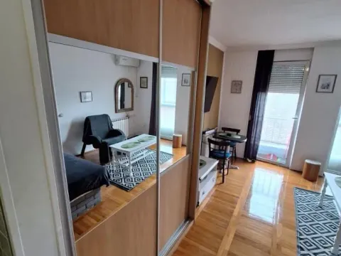 Izdavanje, garsonjera, 30m², Centar, Novi Sad - image 3