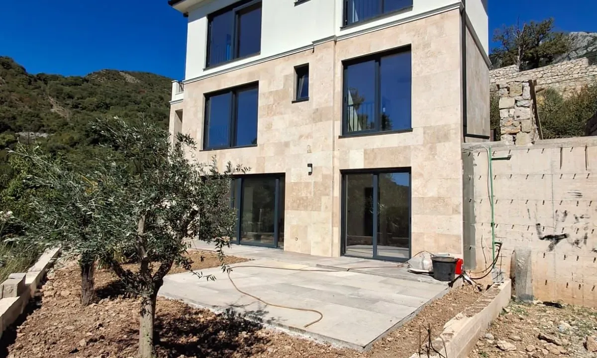 Prodaja, kuća, 750m², Markovići, Budva