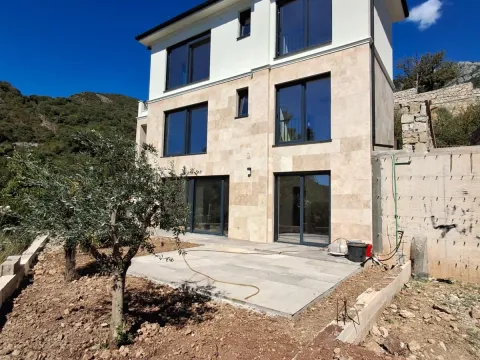 Sale, house, 750m², Markovići, Budva - image 1