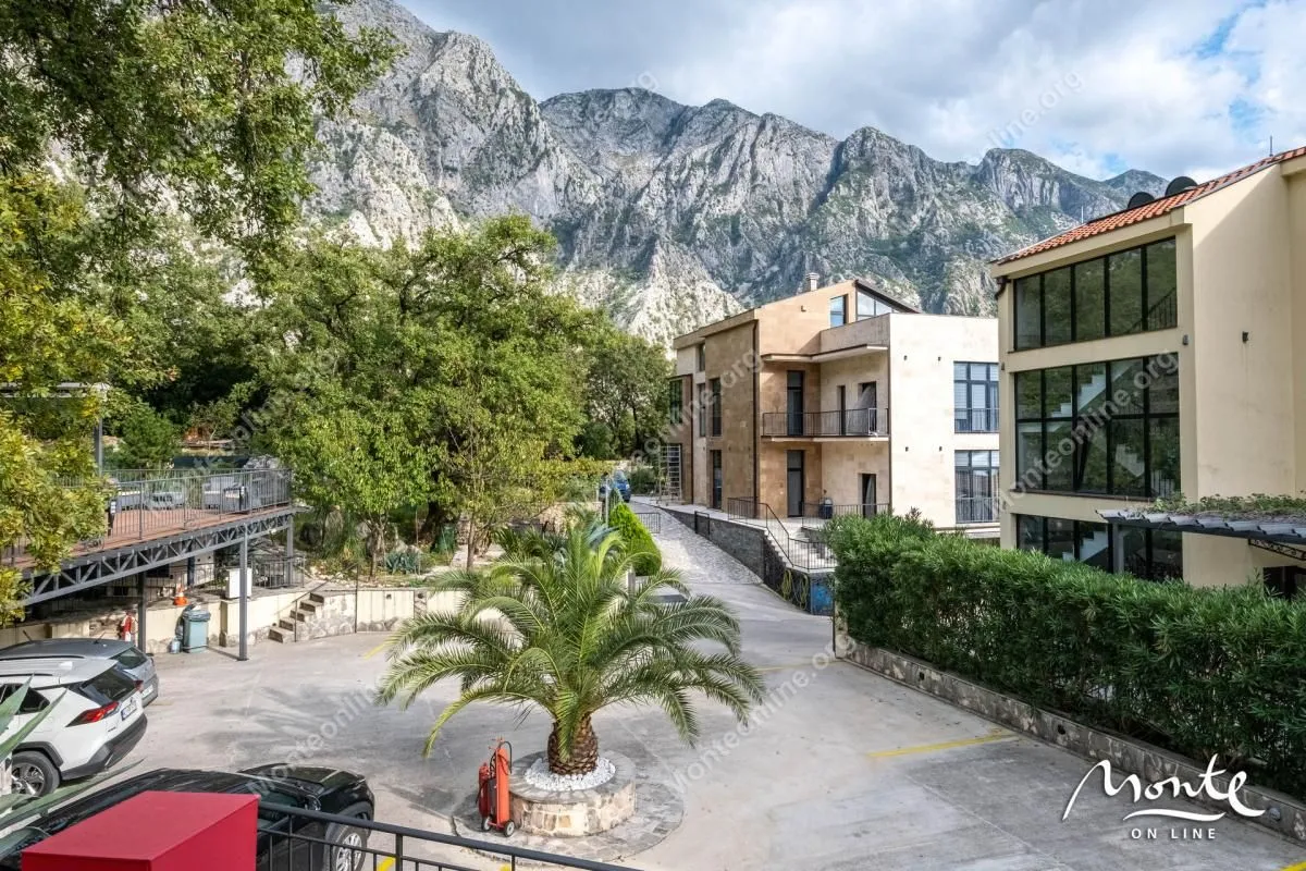 Prodaja, dvosoban stan, 87m², Orahovac, Kotor