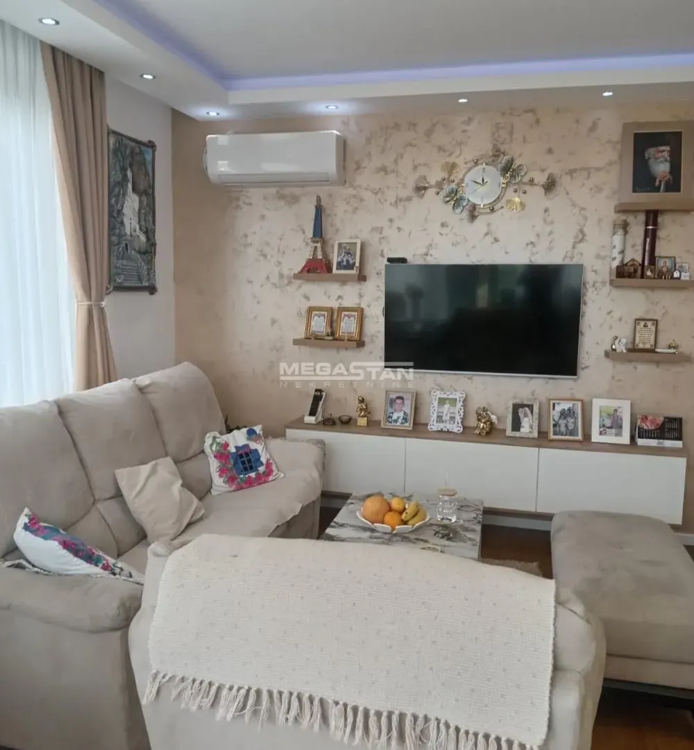 Izdavanje, trosoban stan, 65m², Višnjička Banja, Palilula Sve Podlokacije