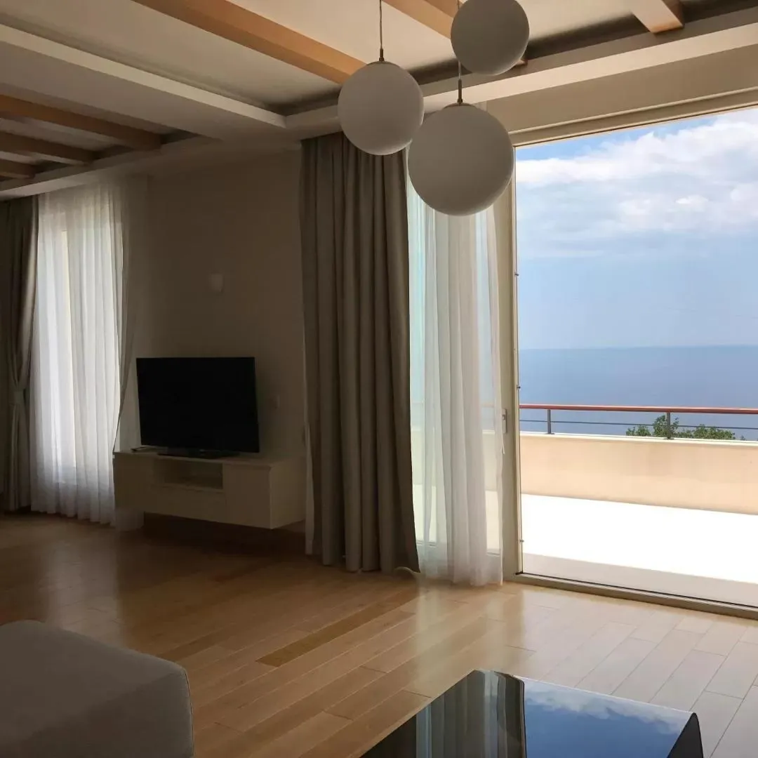 Sale, house, 600m², Blizikuće, Budva