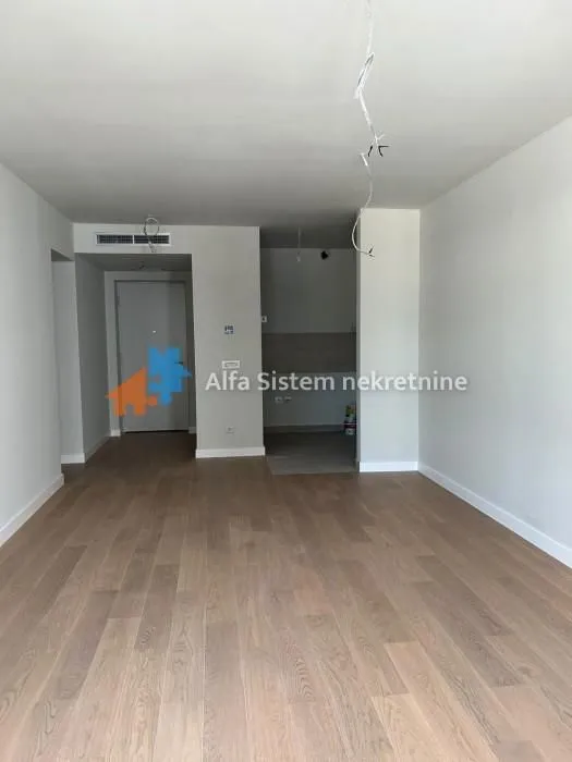 Izdavanje, trosoban stan, 77m², Novi Beograd Blok 65, Novi Beograd Sve Podlokacije