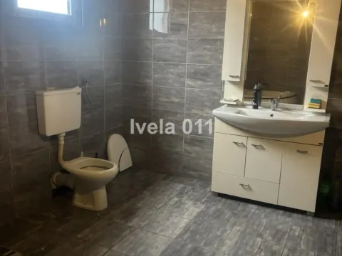 Izdavanje, kuća, 300m², Jajinci, Voždovac Sve Podlokacije - image 12