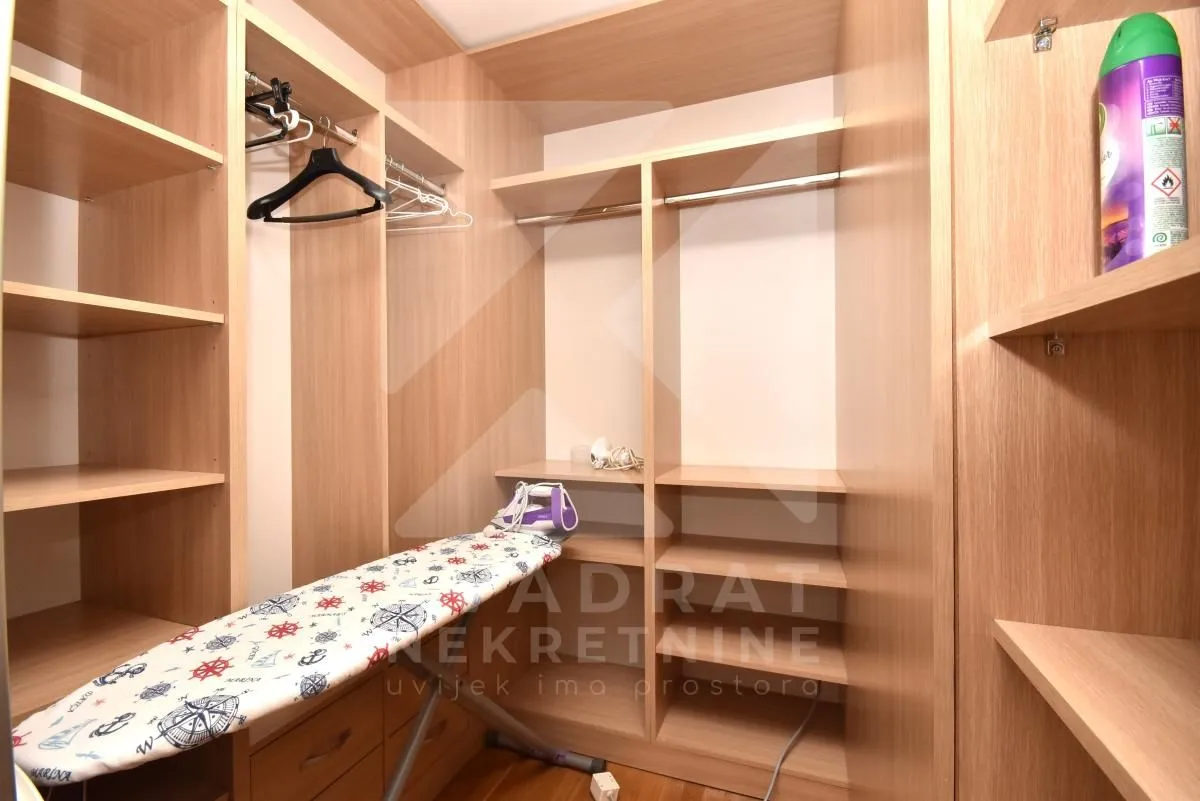 Rent, three bedroom apartment, 120m², City Kvart, Podgorica
