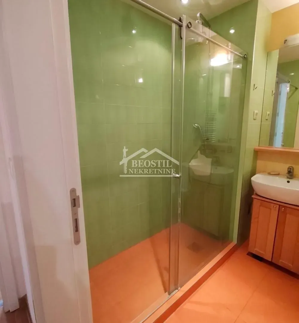 Prodaja, trosoban stan, 106m², Belvil, Beograd