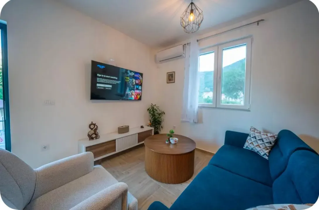 Rent, two bedroom apartment, 75m², Risan, Kotor
