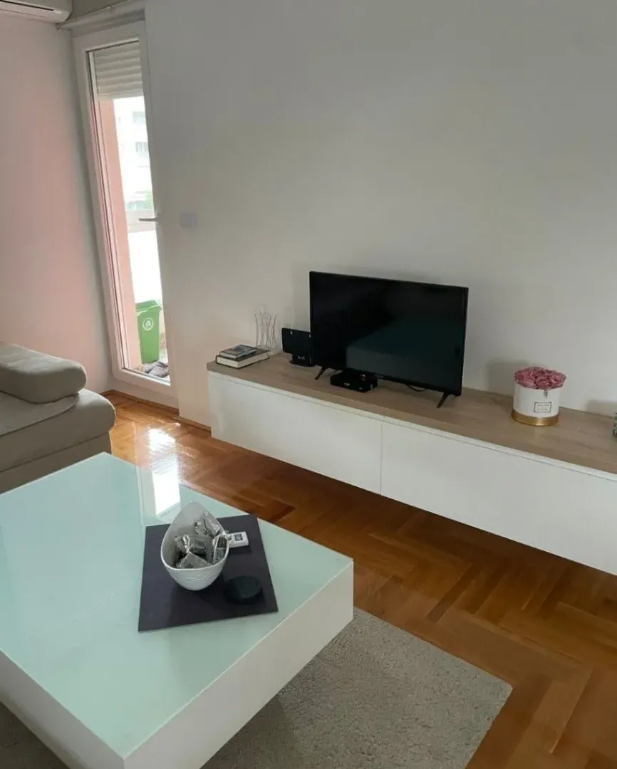 Rent, one bedroom apartment, 50m², Stari Aerodrom, Podgorica