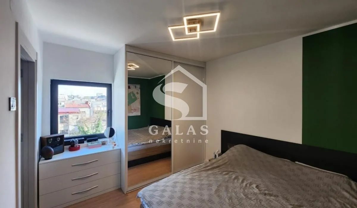 Sale, three bedroom apartment, 105m², Slavija, Vračar Sve Podlokacije
