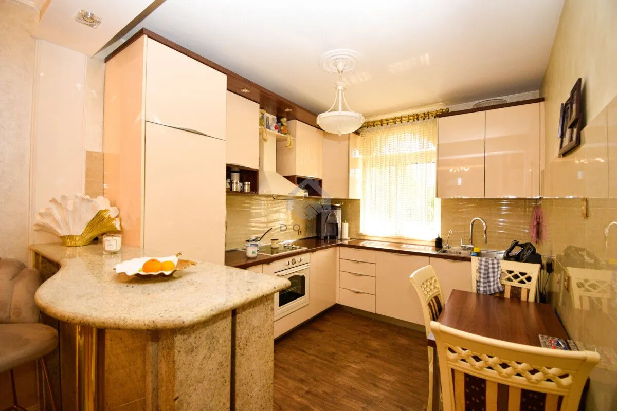 Rent, house, 300m², Zabjelo, Podgorica