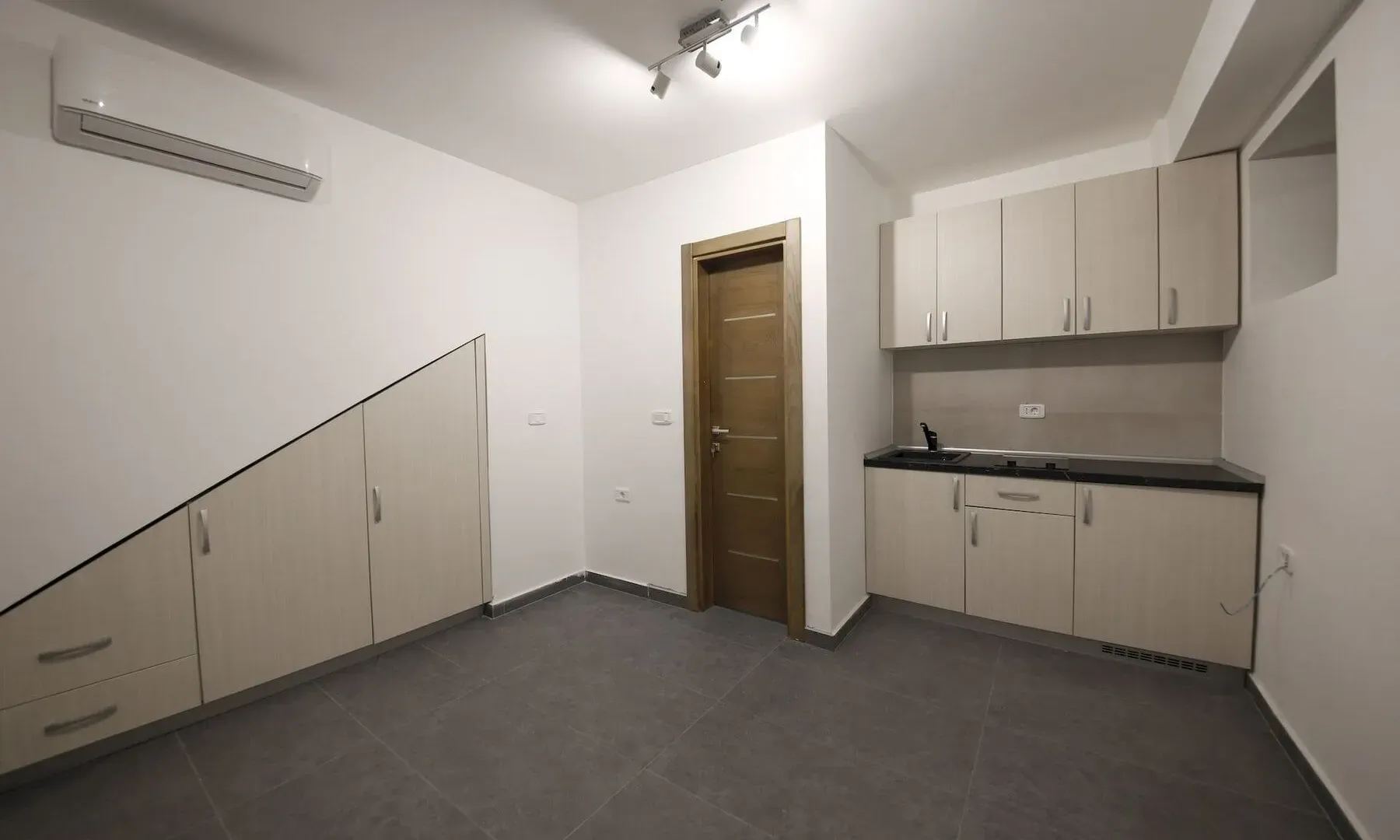 Sale, house, 250m², Kotor, Crna Gora