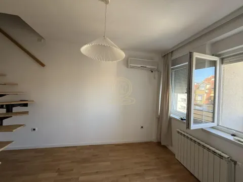 Izdavanje, trosoban stan, 80m², Centar, Novi Sad - image 6