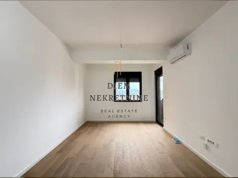 Prodaja, jednosoban stan, 43m², Stari Aerodrom, Podgorica - image 3