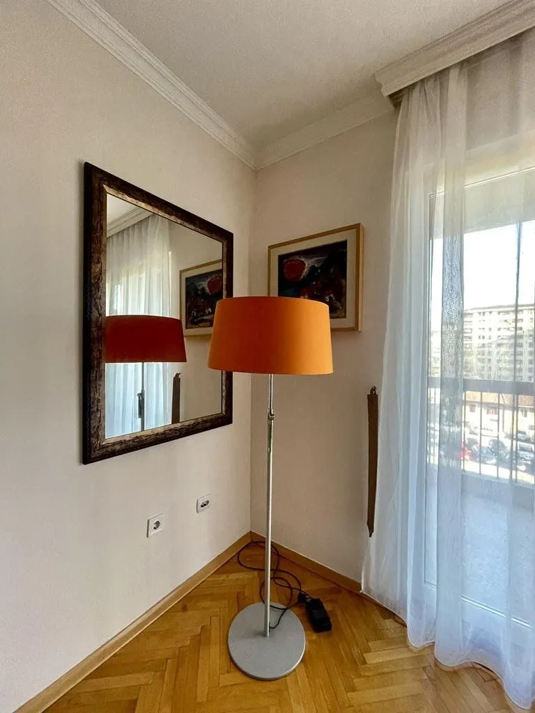 Izdavanje, dvosoban stan, 85m², Centar, Podgorica