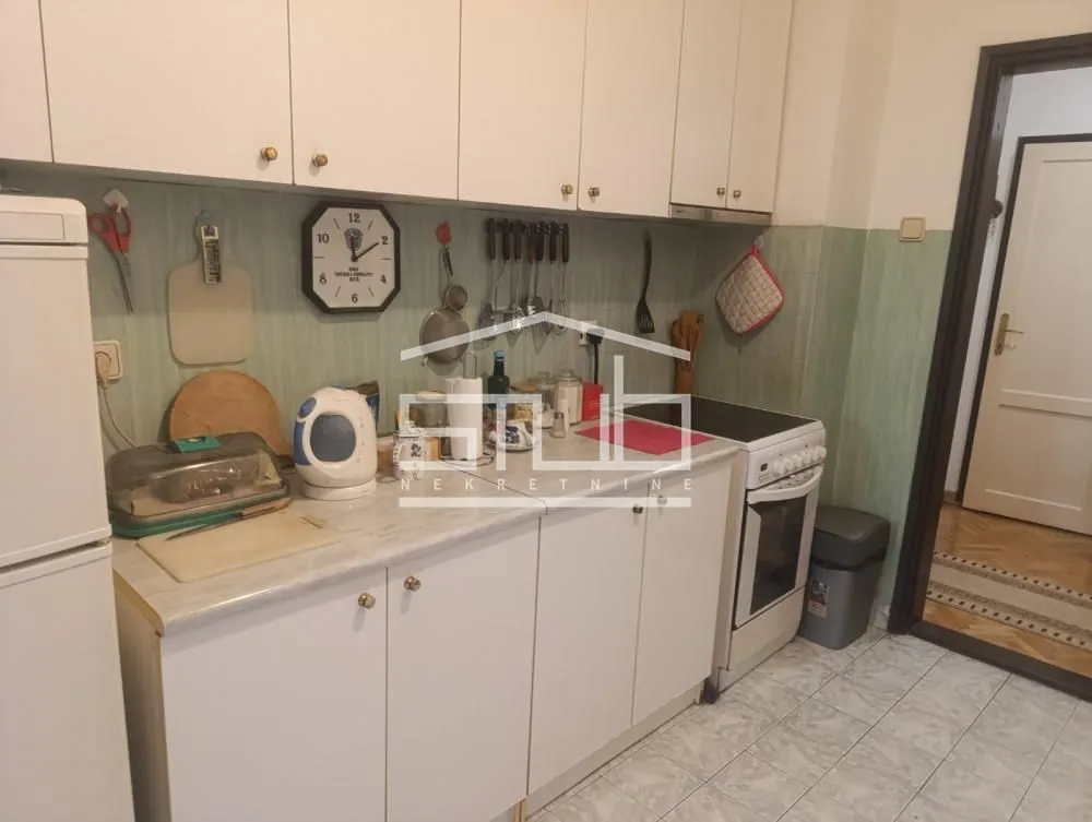 Prodaja, četvorosoban stan, 90m², Cerak, Beograd