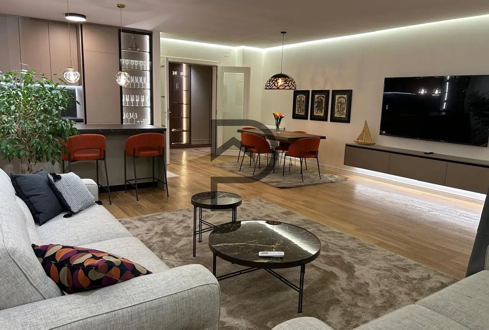 Izdavanje, stan, 108m², Central Point, Podgorica