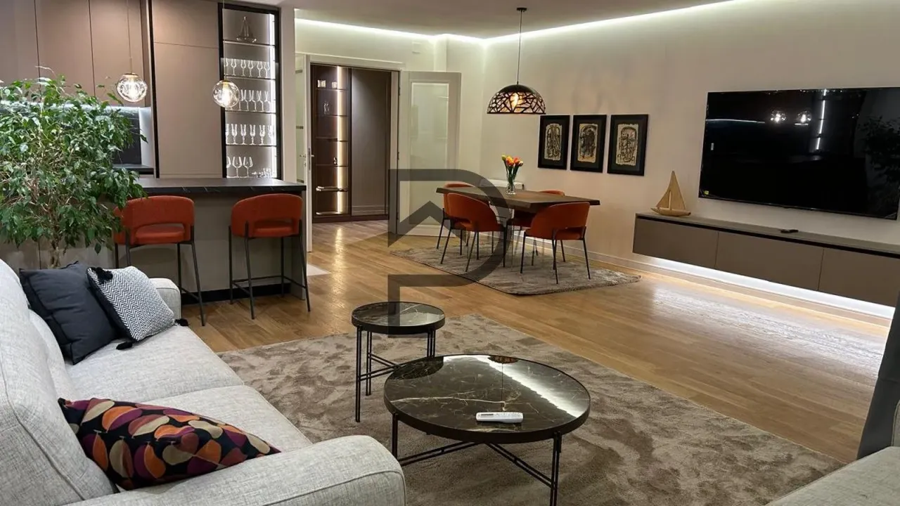 Izdavanje, stan, 108m², Central Point, Podgorica