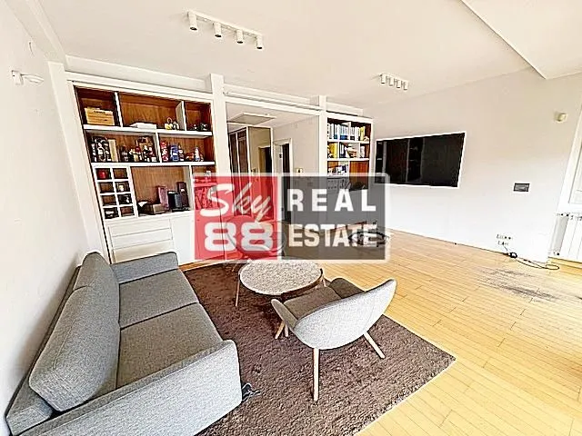 Izdavanje, stan, 415m², Vračar Sve Podlokacije, Beograd