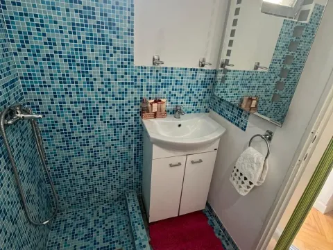 Izdavanje, dvosoban stan, 125m², Budva, Crna Gora - image 11