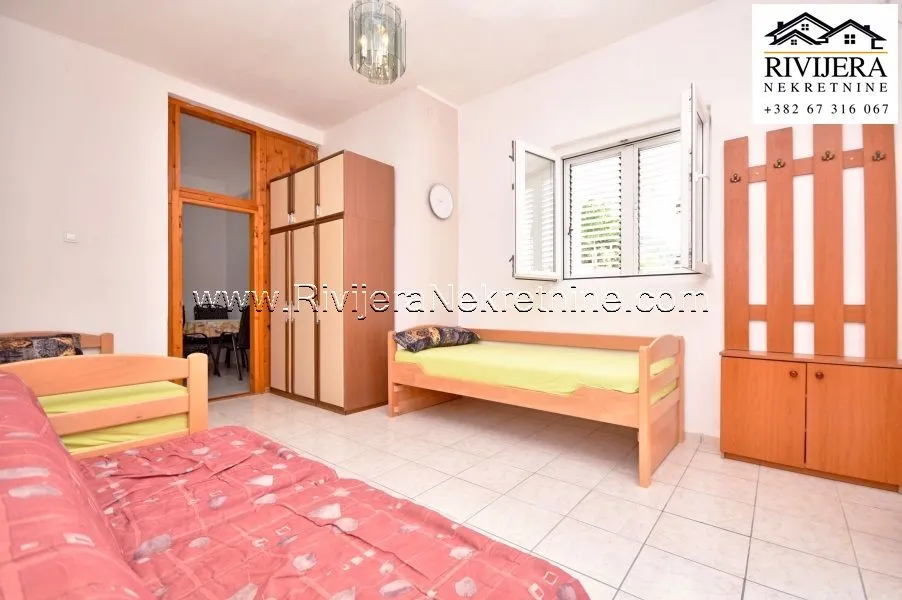 Prodaja, stan, 54m², Baošići, Herceg Novi