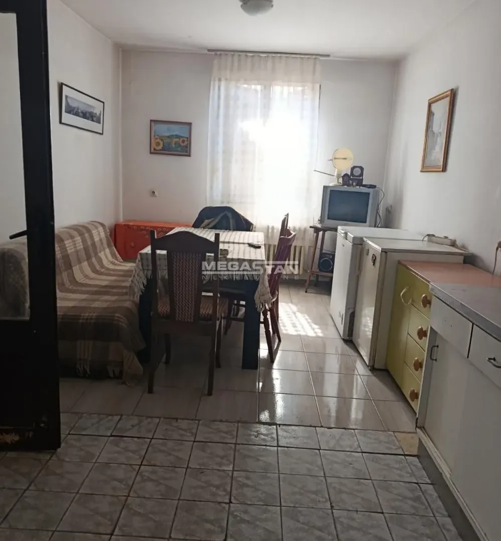 Sale, house, 270m², Mali Mokri Lug, Zvezdara Sve Podlokacije