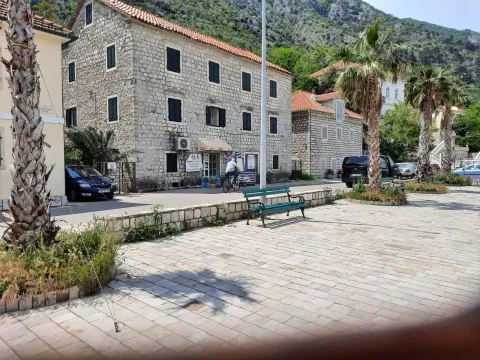 Prodaja, kuća, 340m², Muo, Kotor - image 18