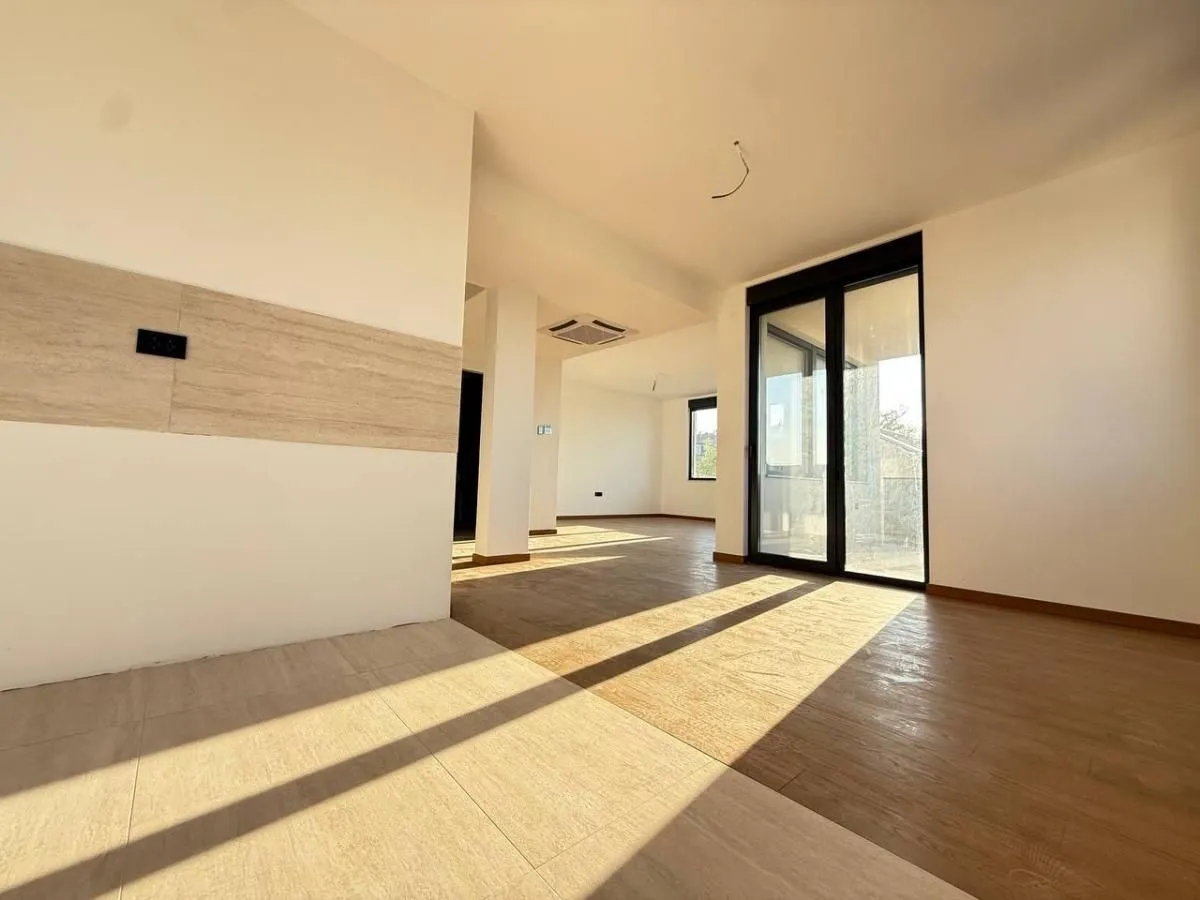 Prodaja, stan, 135m², Bulevar patrijarha Pavla, Novi Sad Sve Podlokacije