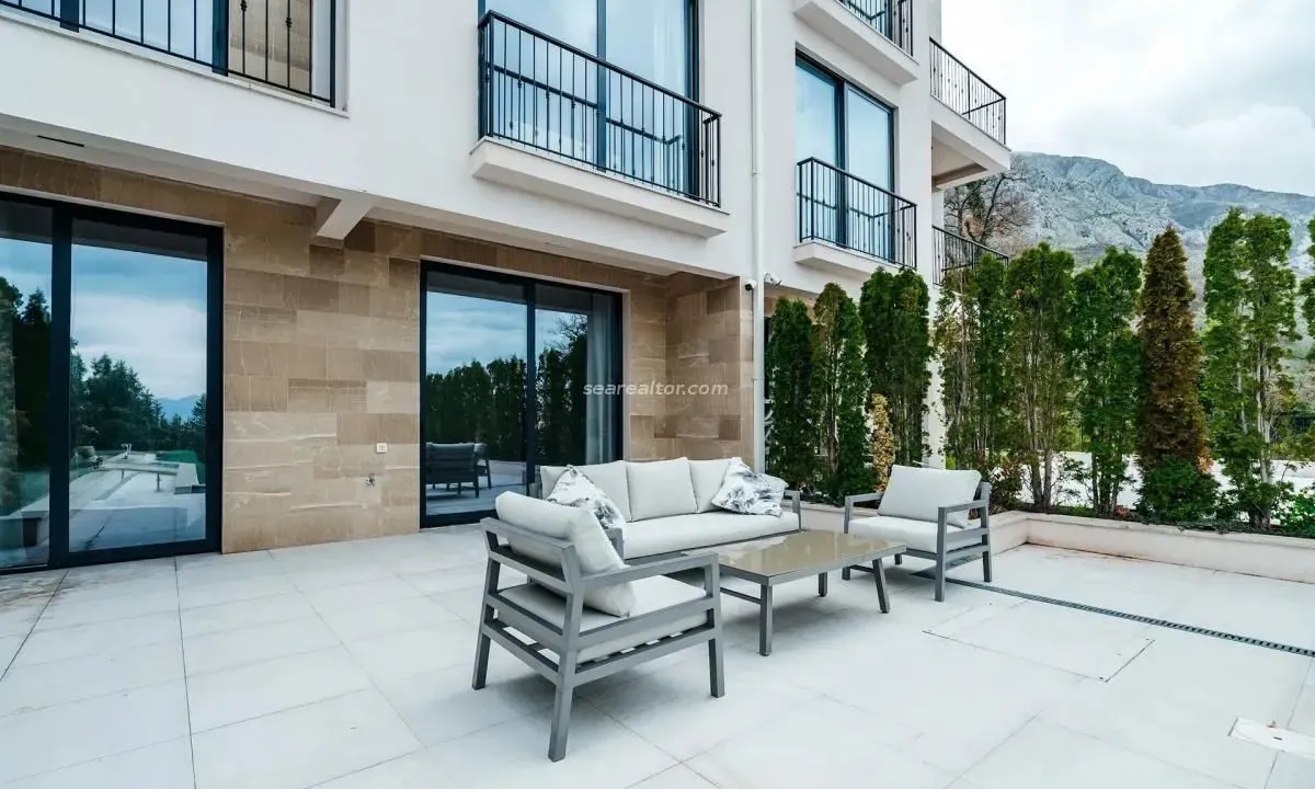 Sale, house, 220m², Reževići, Budva