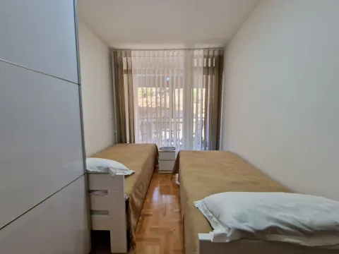 Rent, two bedroom apartment, 72m², Budva, Crna Gora - image 11