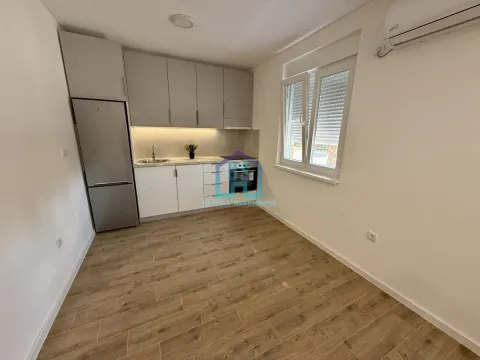Prodaja, garsonjera, 26m², Vidovdansko naselje, Novi Sad Sve Podlokacije - image 3
