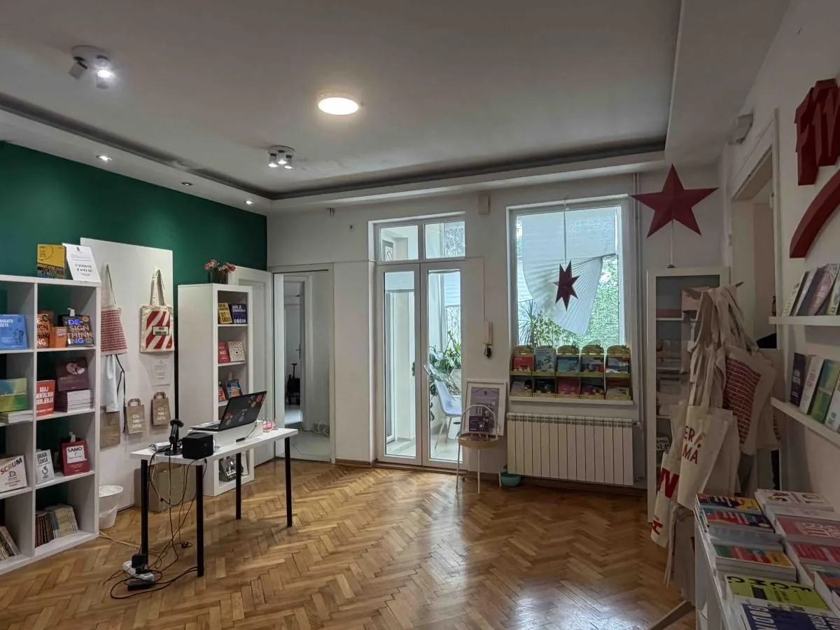 Rent, four bedroom apartment, 115m², Vračar Sve Podlokacije, Beograd