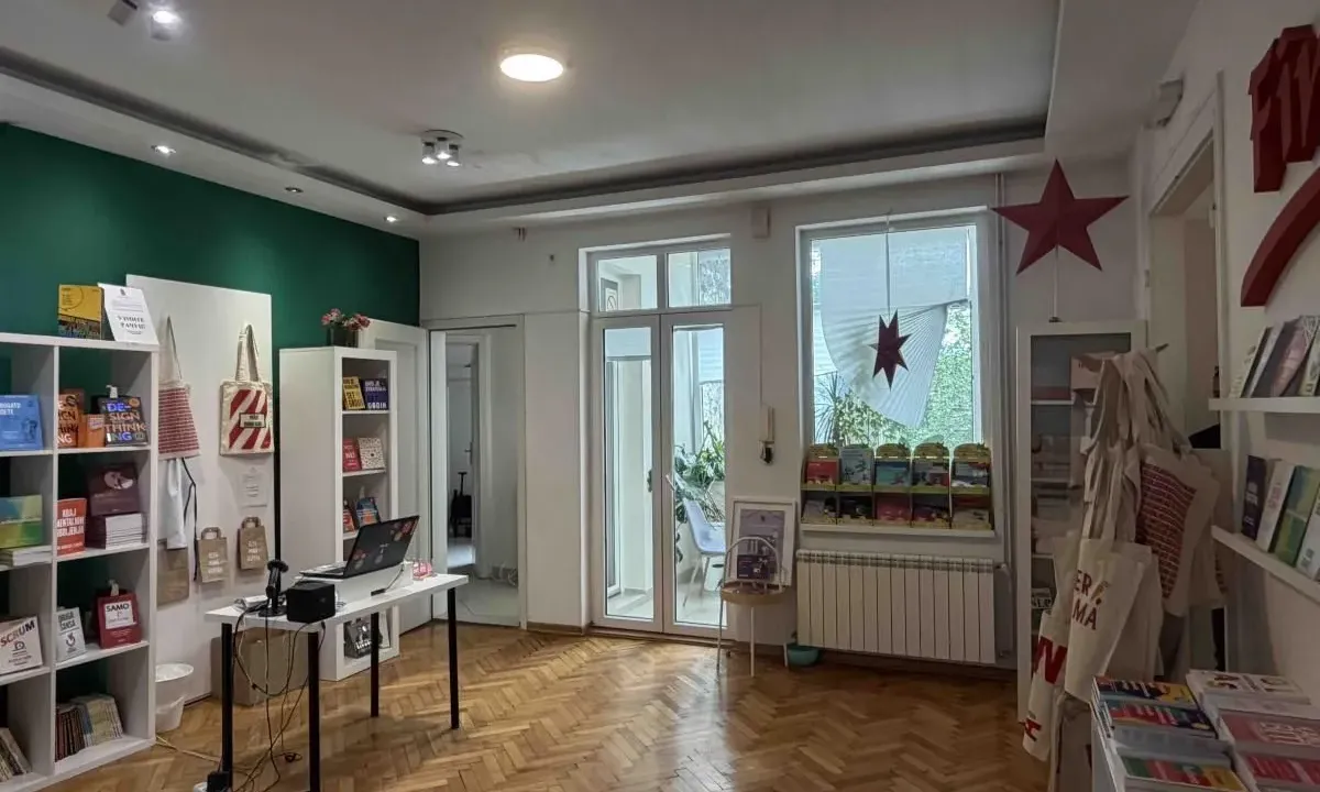 Izdavanje, četvorosoban stan, 115m², Vračar Sve Podlokacije, Beograd